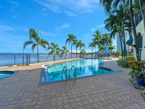2797 1st Street Fort Myers FL 33916