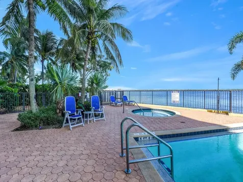 2797 1st Street Fort Myers FL 33916