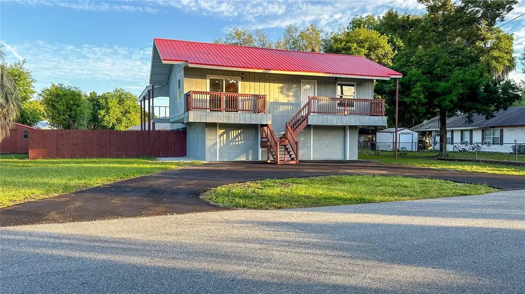 1118 Cr 440 Lake Panasoffkee FL 33538