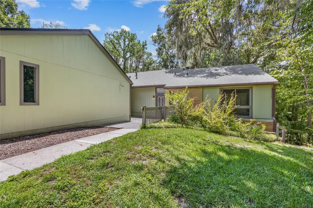 1633 NW 19th Circle Gainesville FL 32605