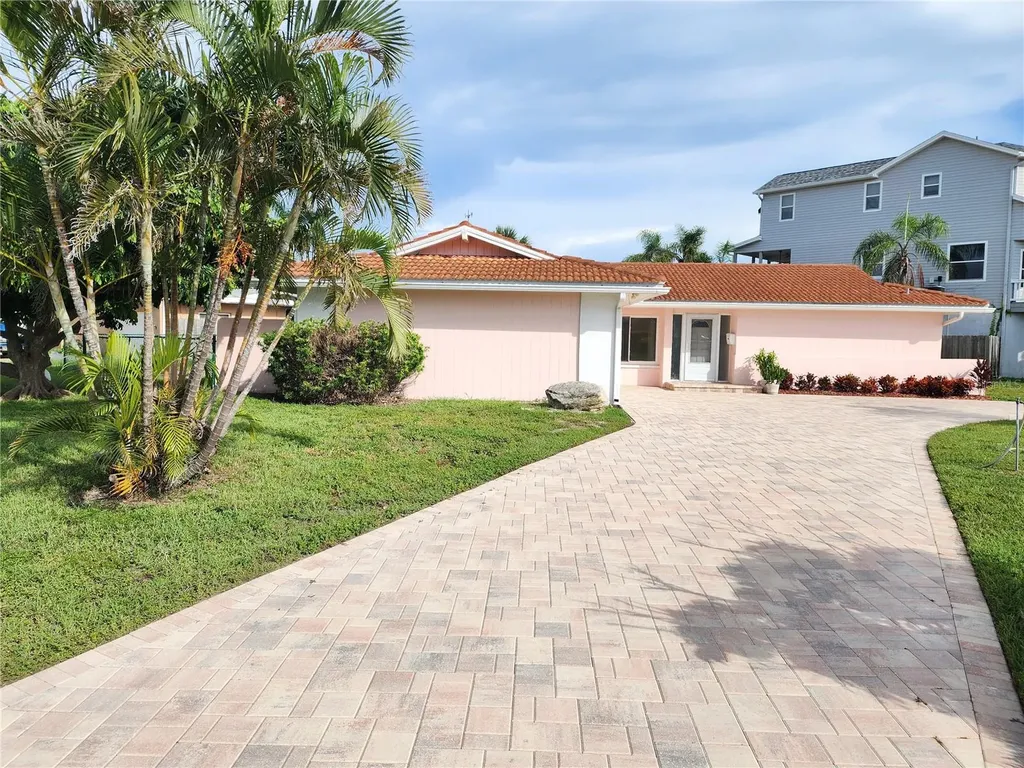 1410 Sea Gull Drive S St Petersburg FL 33707