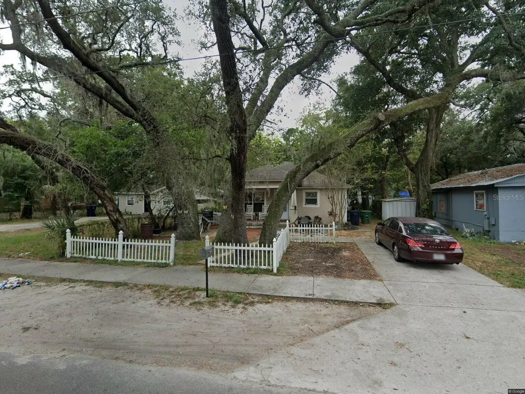 2113 E Ellicott Street Tampa FL 33610