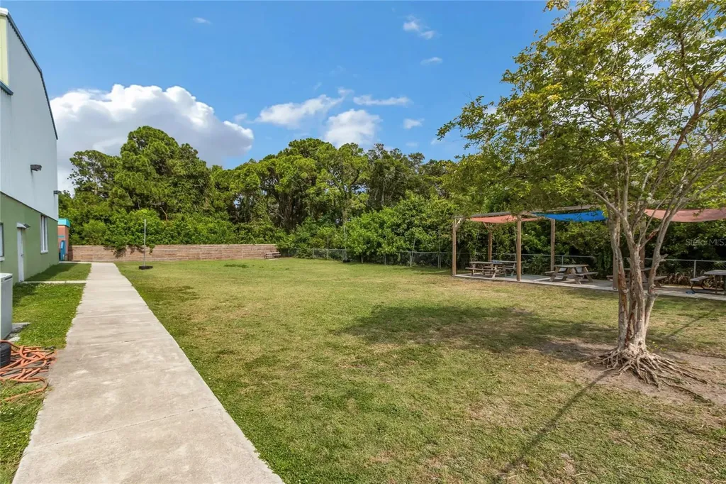 7633 131st Street Seminole FL 33776