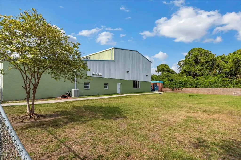 7633 131st Street Seminole FL 33776