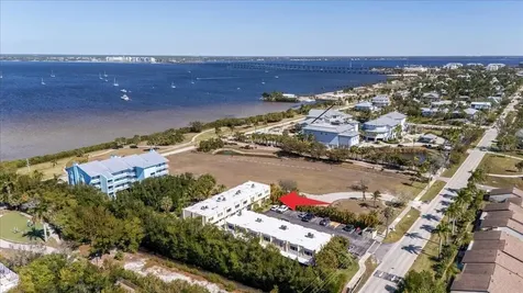 1020 W Marion Avenue Punta Gorda FL 33950