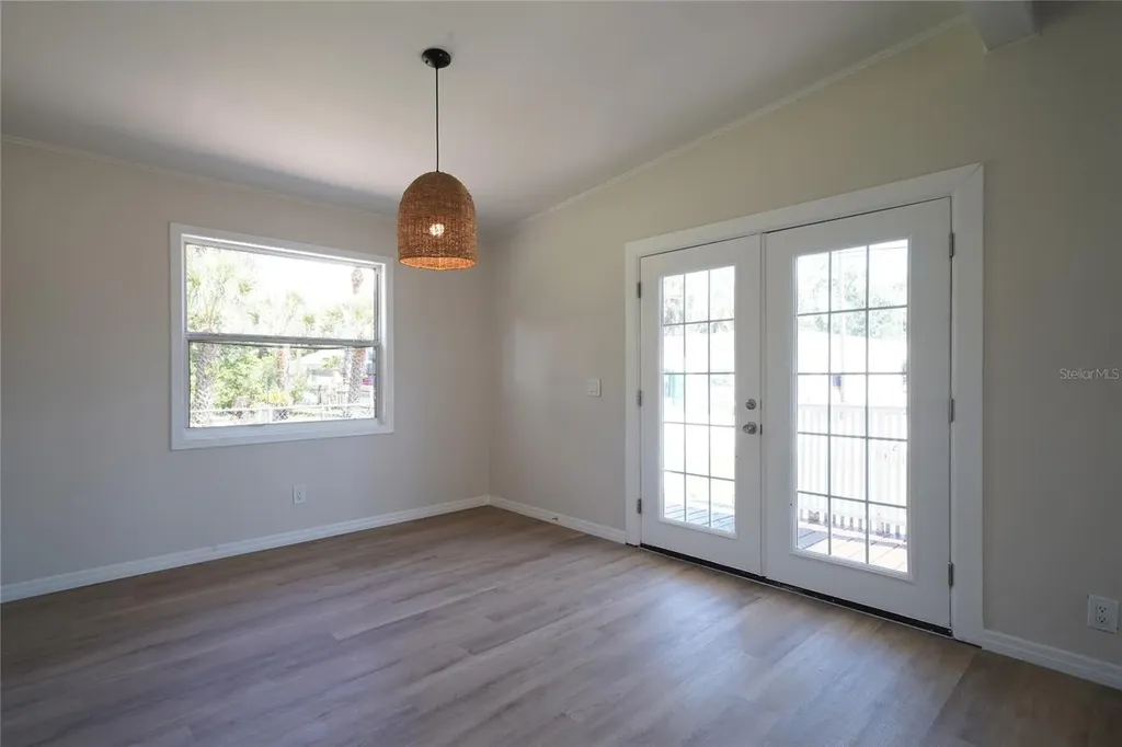 107 E Spruce Street Tarpon Springs FL 34689
