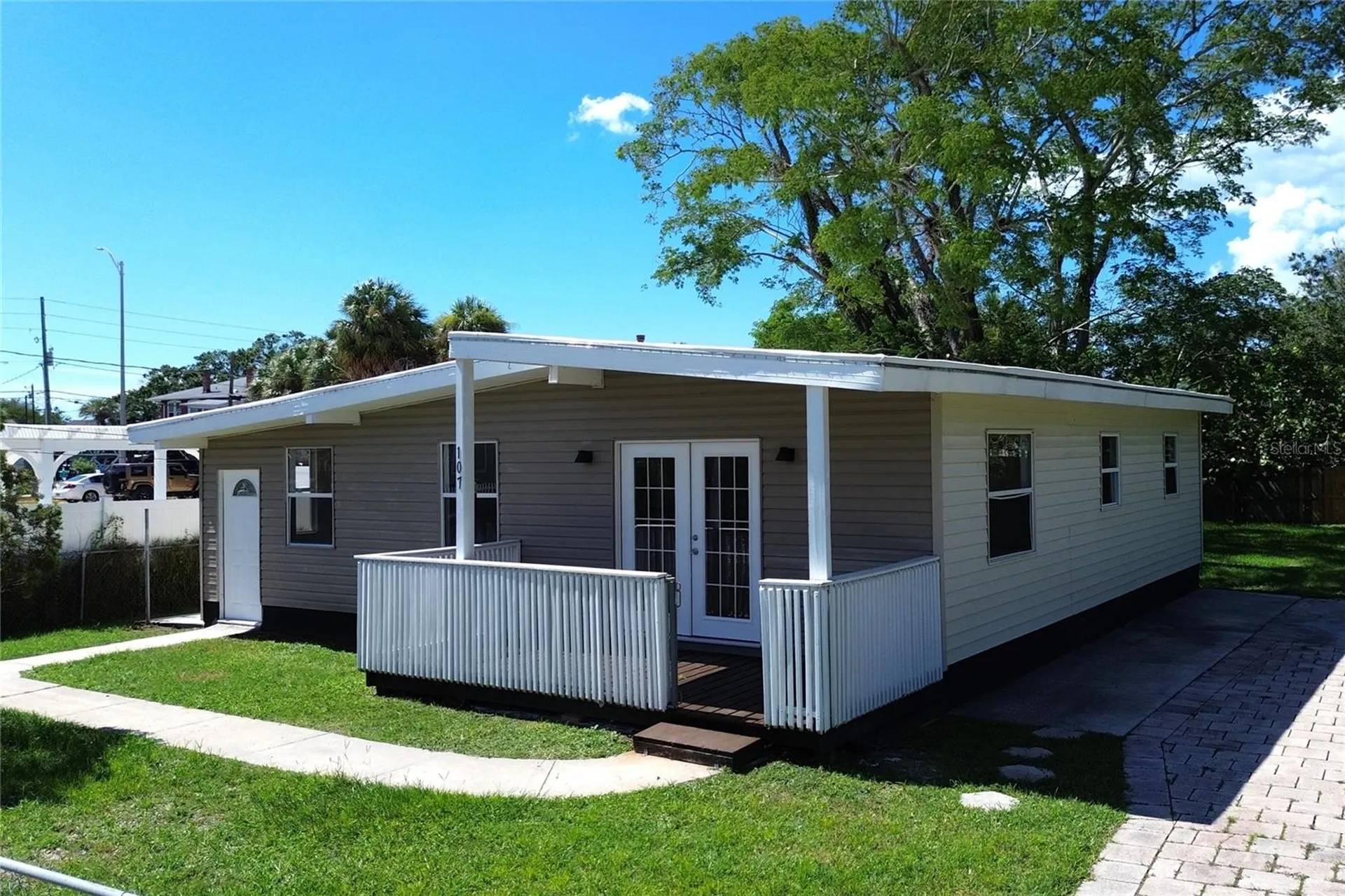 107 E Spruce Street Tarpon Springs FL 34689