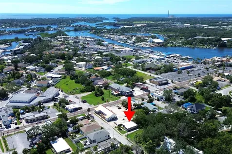 107 E Spruce Street Tarpon Springs FL 34689