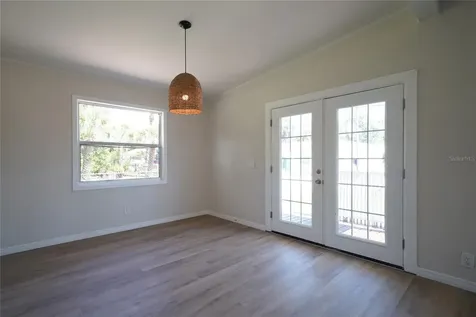 107 E Spruce Street Tarpon Springs FL 34689