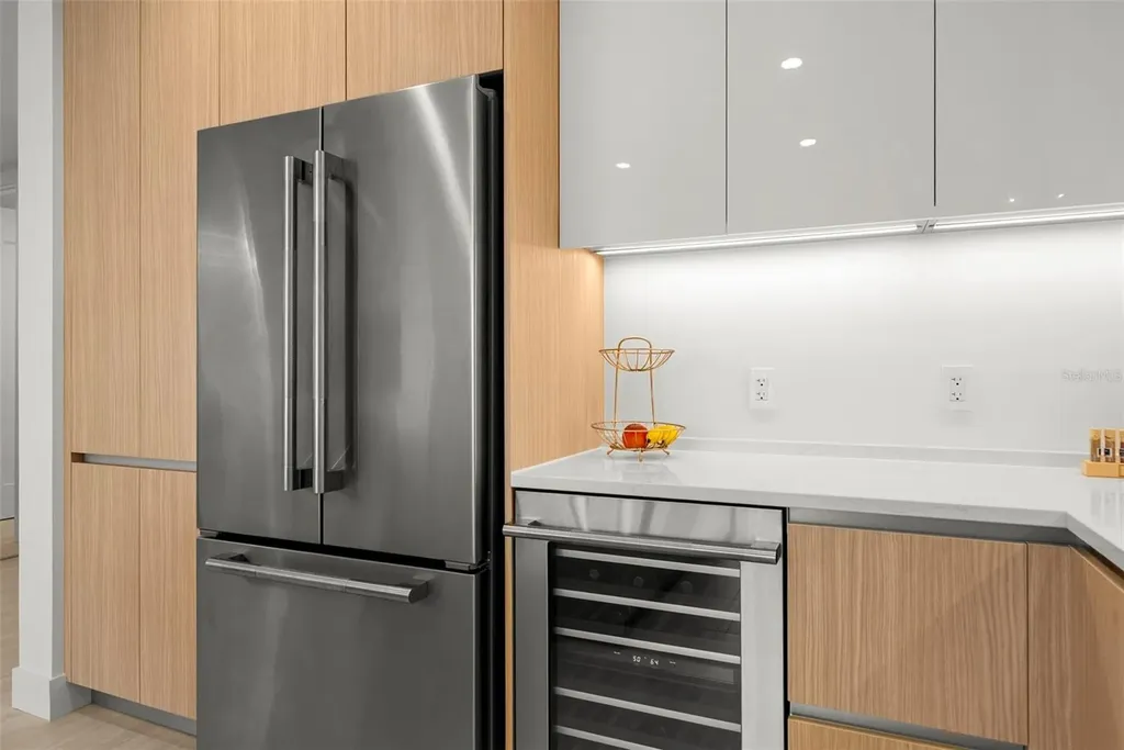 301 Quay Commons Sarasota FL 34236