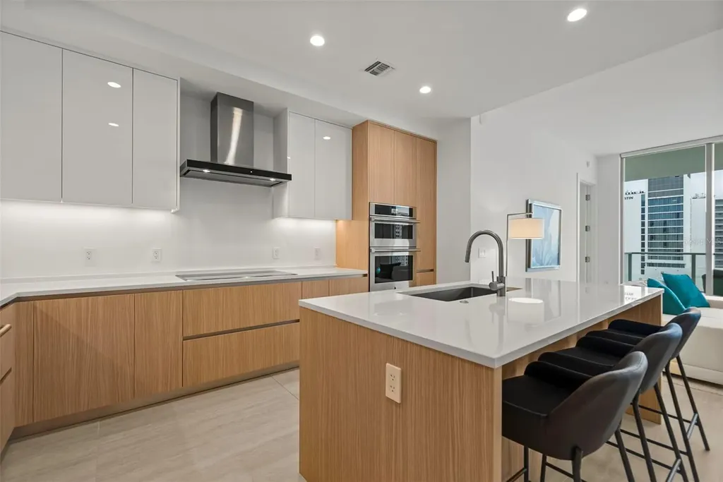 301 Quay Commons Sarasota FL 34236