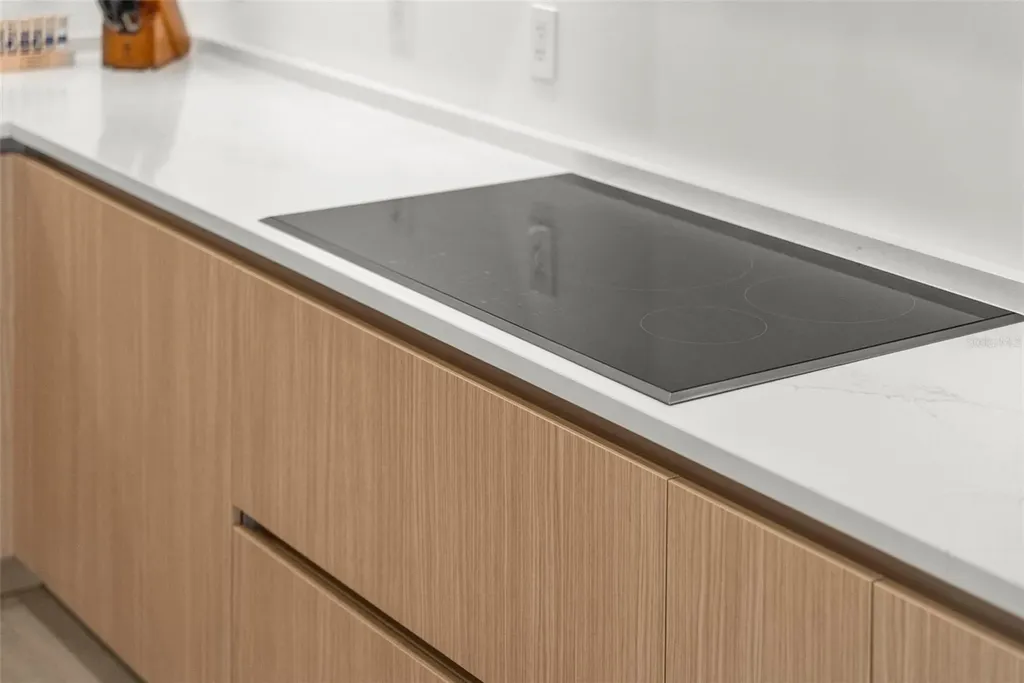 301 Quay Commons Sarasota FL 34236