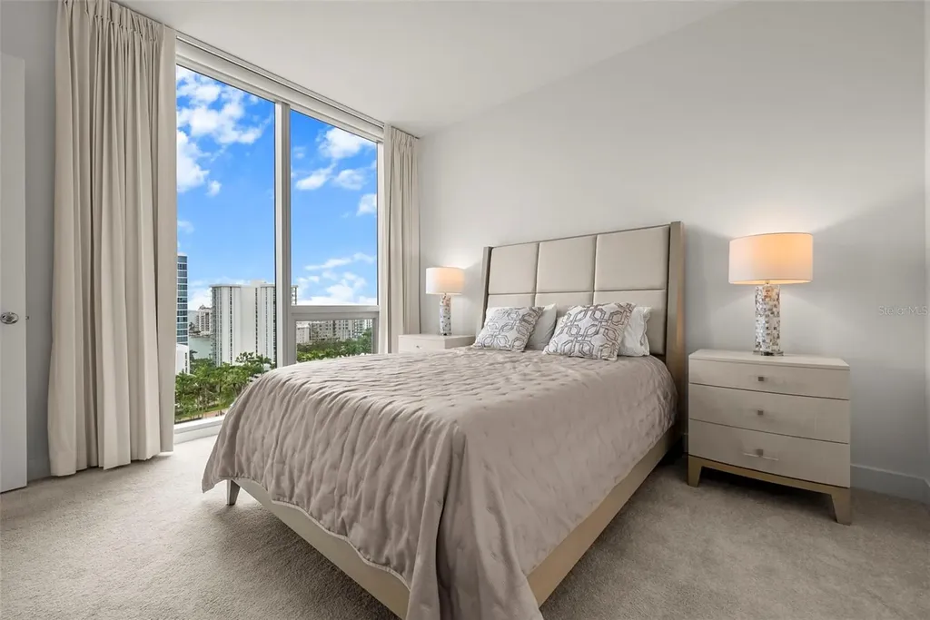 301 Quay Commons Sarasota FL 34236