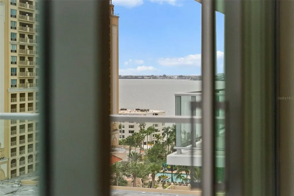 301 Quay Commons Sarasota FL 34236