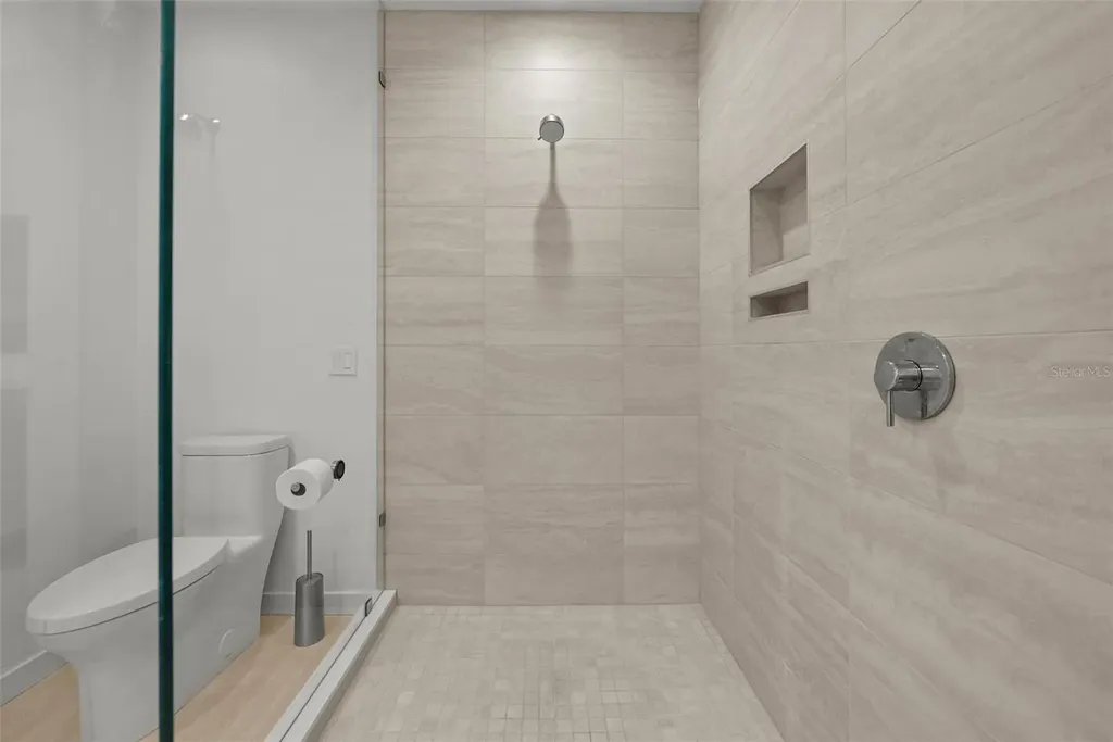 301 Quay Commons Sarasota FL 34236