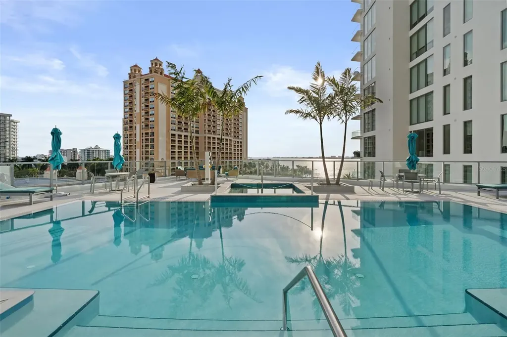 301 Quay Commons Sarasota FL 34236