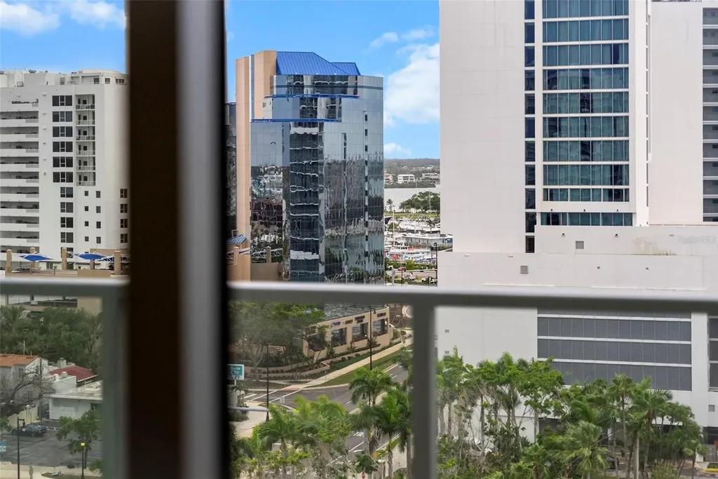 301 Quay Commons Sarasota FL 34236