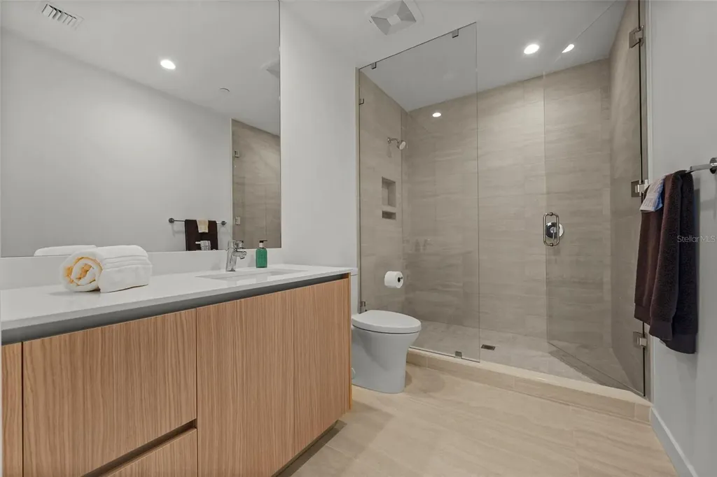 301 Quay Commons Sarasota FL 34236