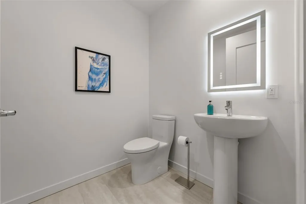 301 Quay Commons Sarasota FL 34236