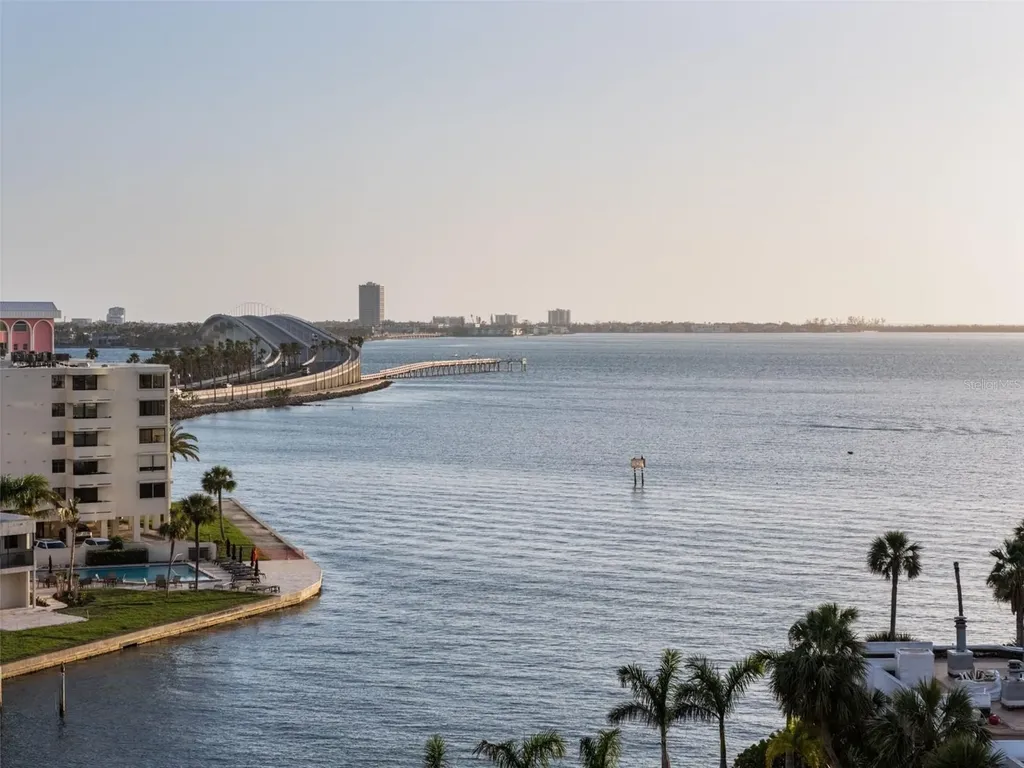 301 Quay Commons Sarasota FL 34236