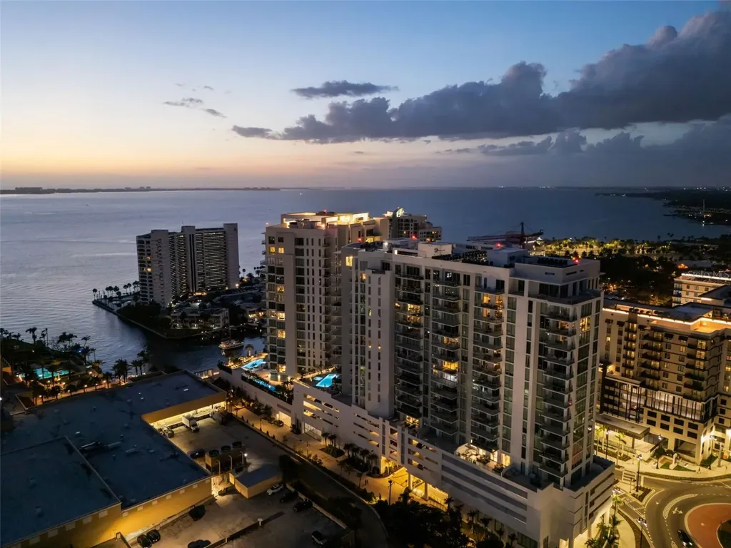 301 Quay Commons Sarasota FL 34236