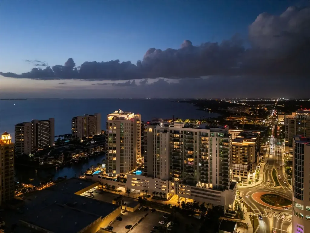 301 Quay Commons Sarasota FL 34236