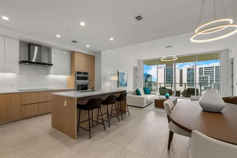 301 Quay Commons Sarasota FL 34236