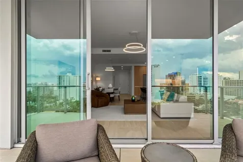 301 Quay Commons Sarasota FL 34236