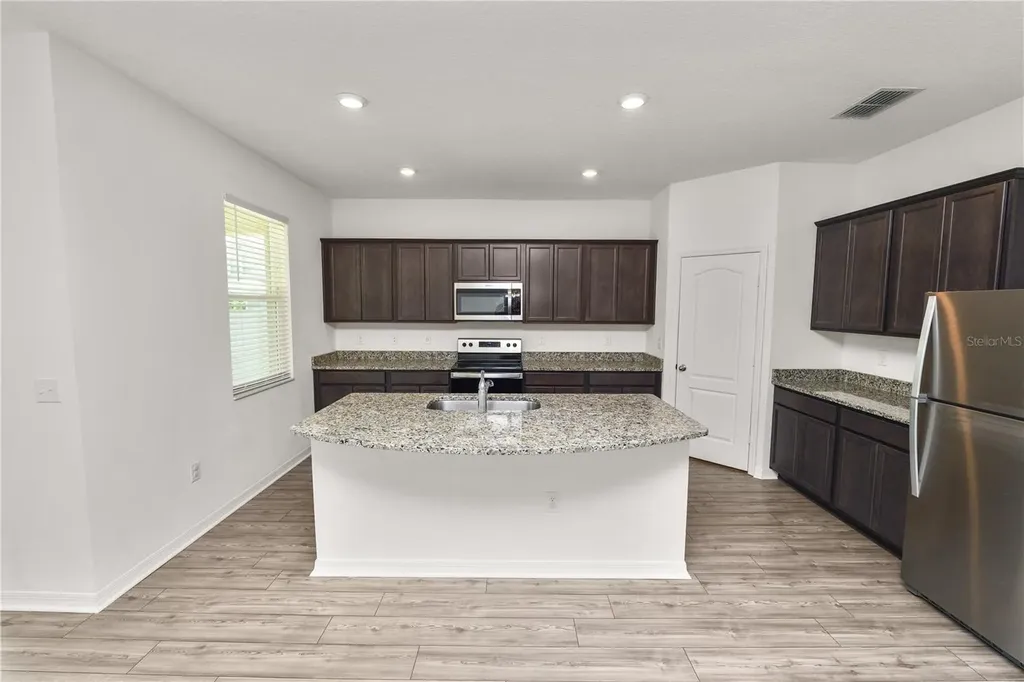 6170 Dolostone Drive Lakeland FL 33811