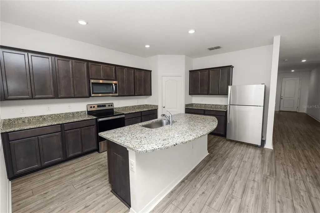 6170 Dolostone Drive Lakeland FL 33811