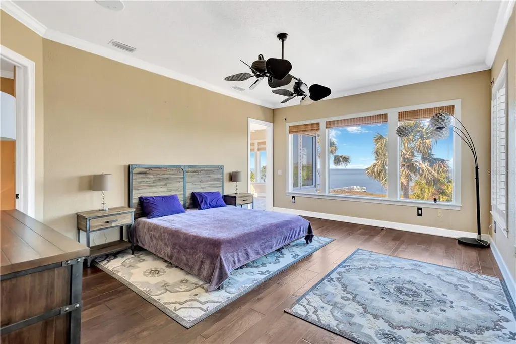 511 Seaview Drive Tarpon Springs FL 34689