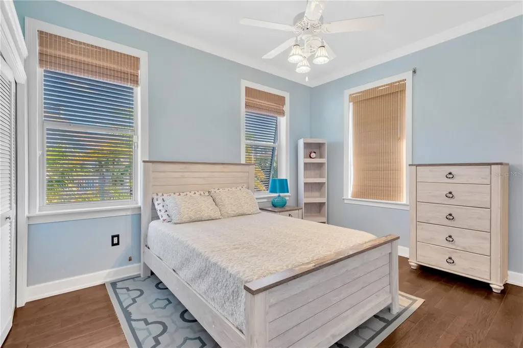 511 Seaview Drive Tarpon Springs FL 34689