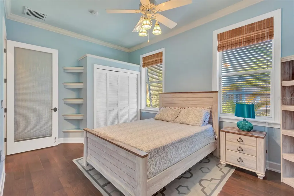 511 Seaview Drive Tarpon Springs FL 34689