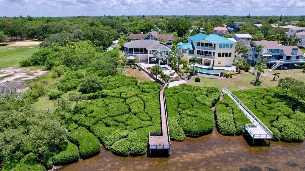 511 Seaview Drive Tarpon Springs FL 34689