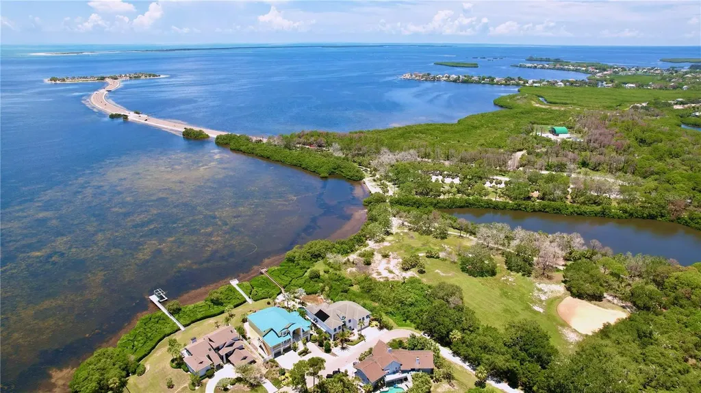 511 Seaview Drive Tarpon Springs FL 34689