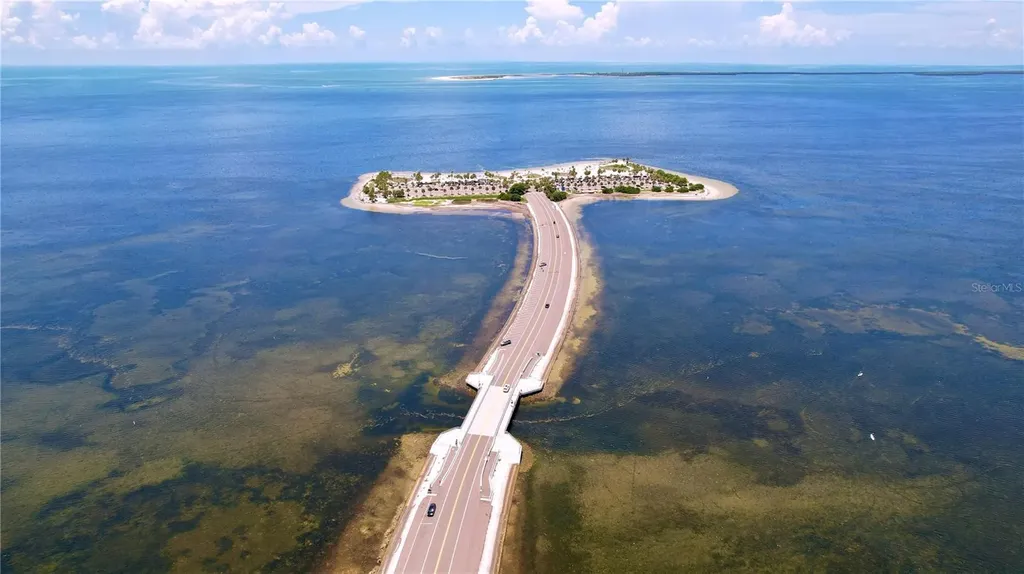 511 Seaview Drive Tarpon Springs FL 34689