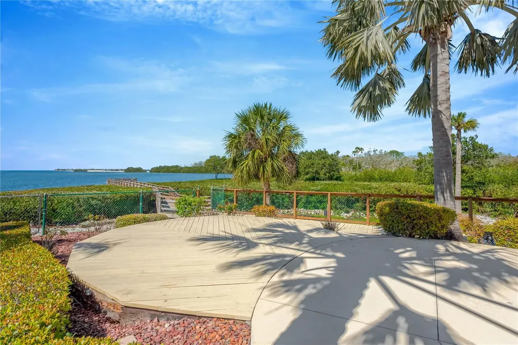 511 Seaview Drive Tarpon Springs FL 34689