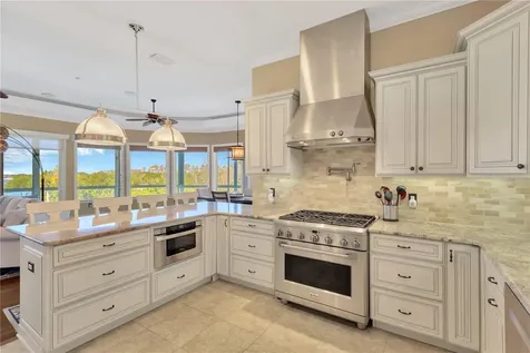 511 Seaview Drive Tarpon Springs FL 34689