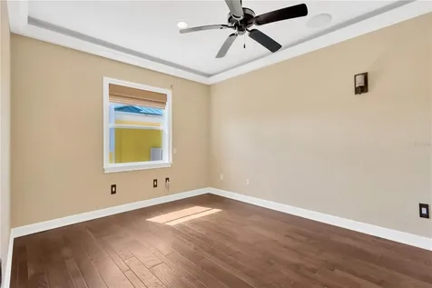 511 Seaview Drive Tarpon Springs FL 34689