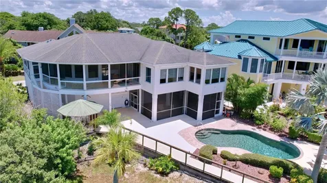 511 Seaview Drive Tarpon Springs FL 34689