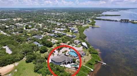 511 Seaview Drive Tarpon Springs FL 34689