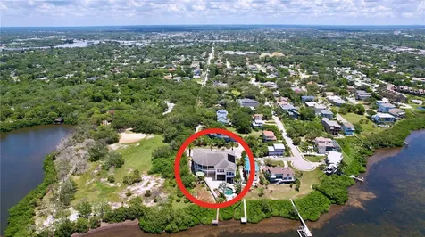 511 Seaview Drive Tarpon Springs FL 34689