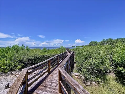 511 Seaview Drive Tarpon Springs FL 34689