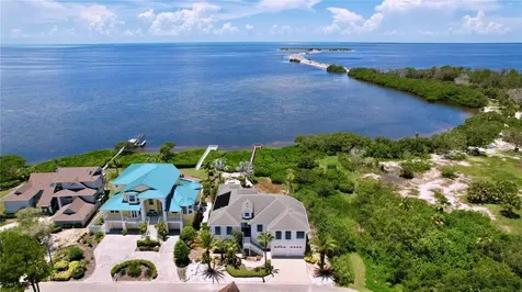 511 Seaview Drive Tarpon Springs FL 34689