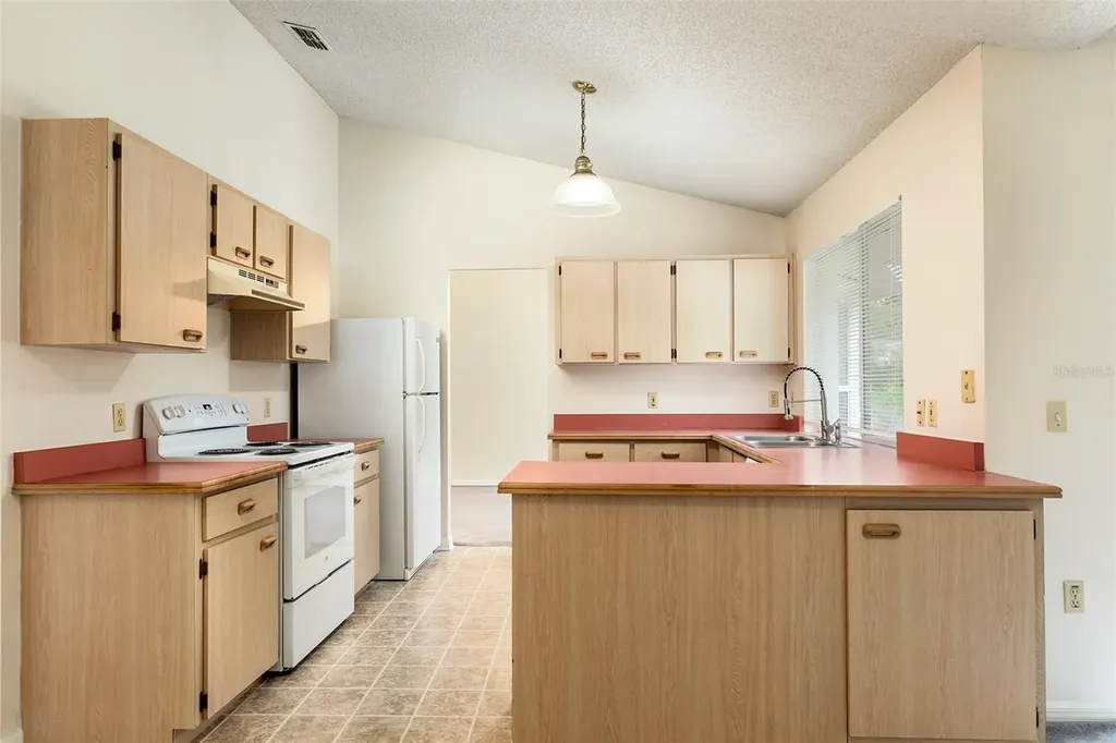 1694 April Avenue Deltona FL 32725