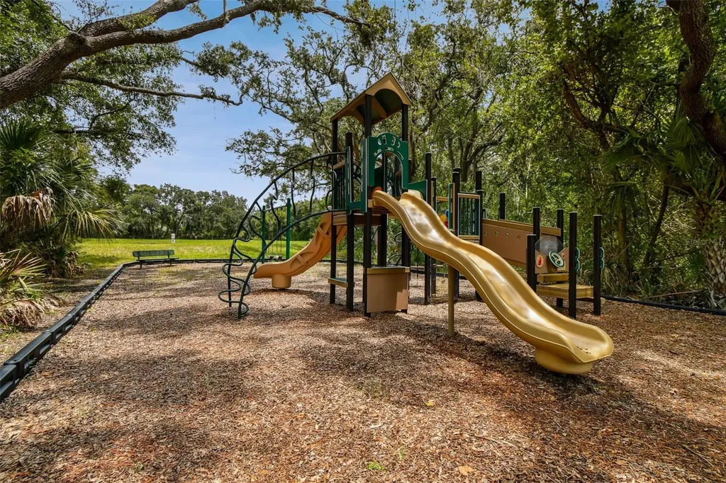 8821 N River Road Tampa FL 33635