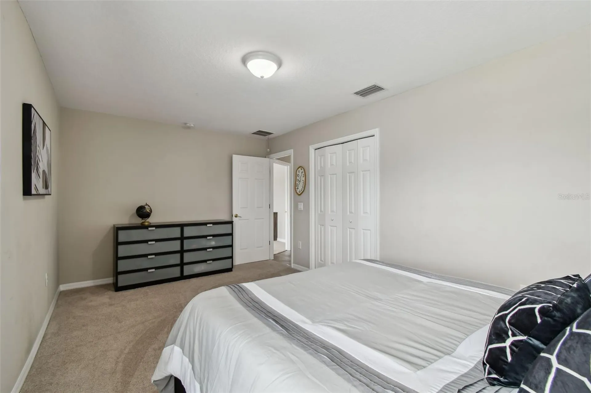 8821 N River Road Tampa FL 33635