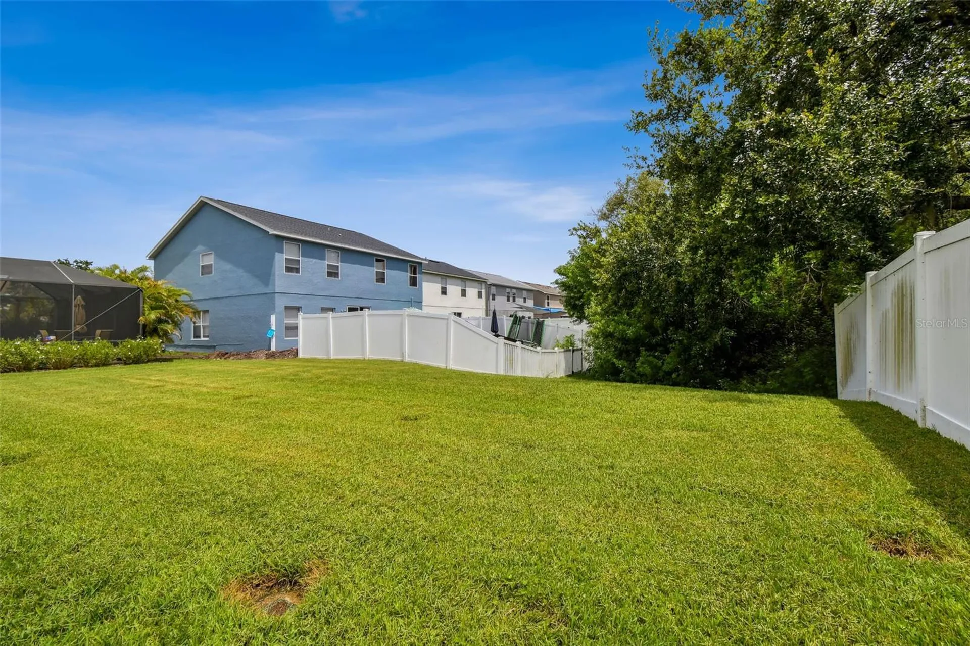 8821 N River Road Tampa FL 33635