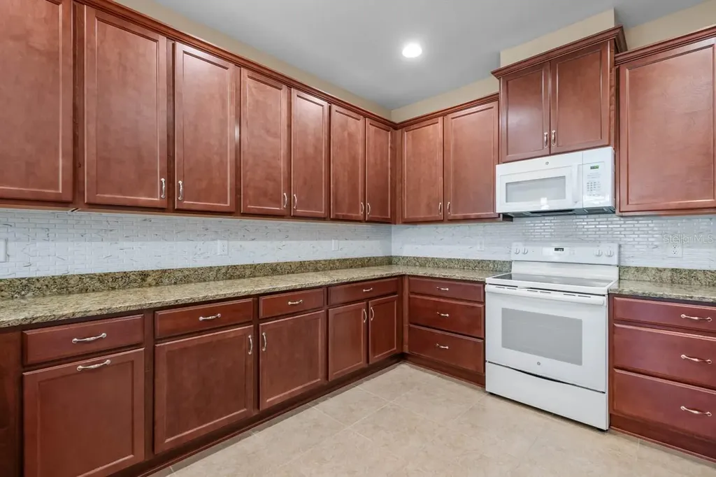 809 Chipper Drive Sun City Center FL 33573