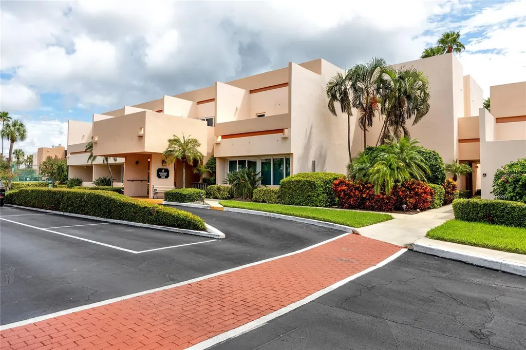 7300 Sun Island Drive S South Pasadena FL 33707